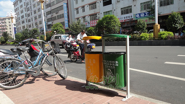 欣方圳分類(lèi)玻璃鋼垃圾桶 服務(wù)貴州畢節(jié)市民